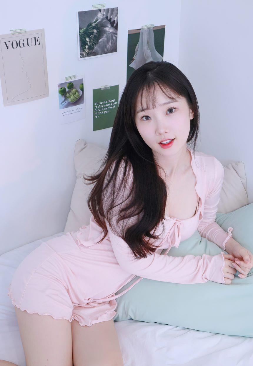 Pureding – Sexy Photobook #12 [48P+2V-876MB]