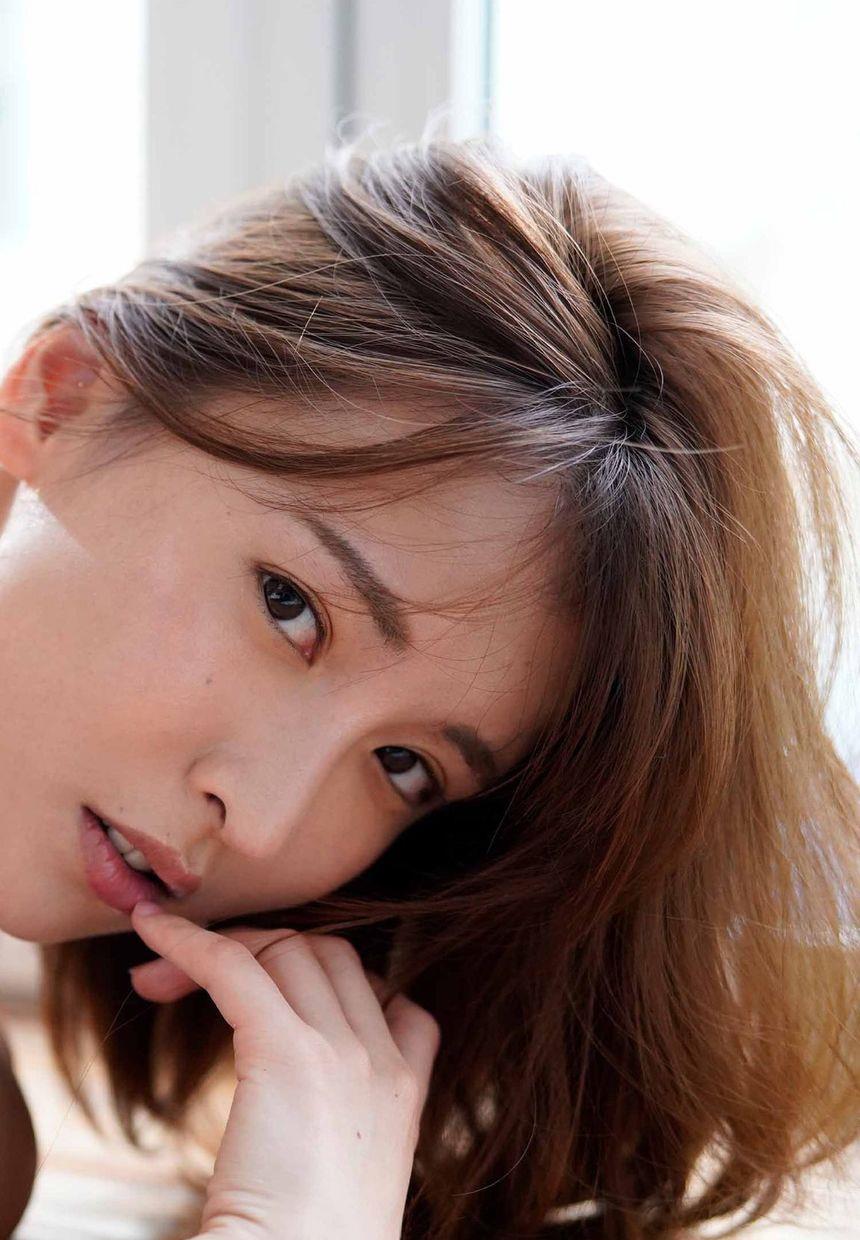 奈月セナ写真集「夏の女神さまっ!～Summer Venus～」