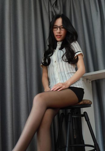 [IESS异思趣向] 2025.03.13 丝享家 2000 美子《黑丝眼镜妹》[90P-98.4M]-优选资源网