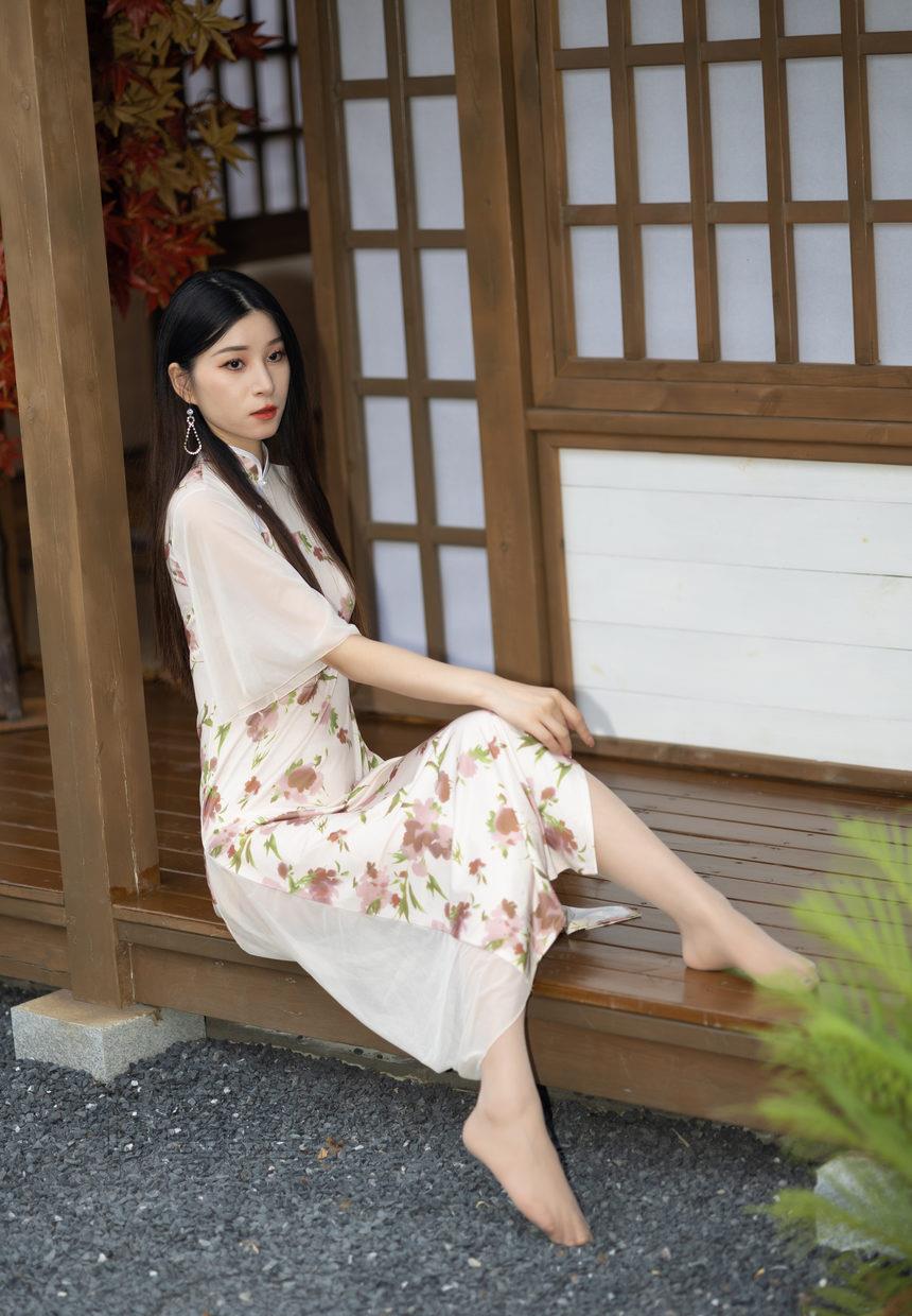 [尤蜜丝]穿搭写真 NO.146[35P+1V／0.98GB]