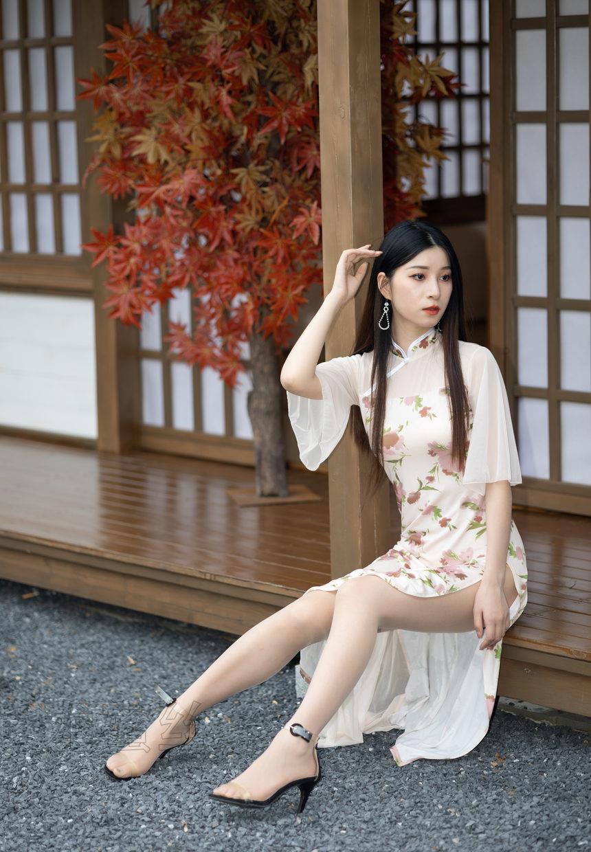 [尤蜜丝]穿搭写真 NO.146[35P+1V／0.98GB]