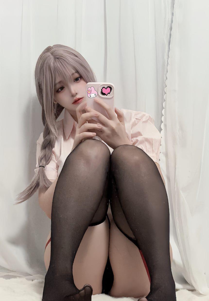 疯猫ss –  紫色麻花辫 [15P-21MB]