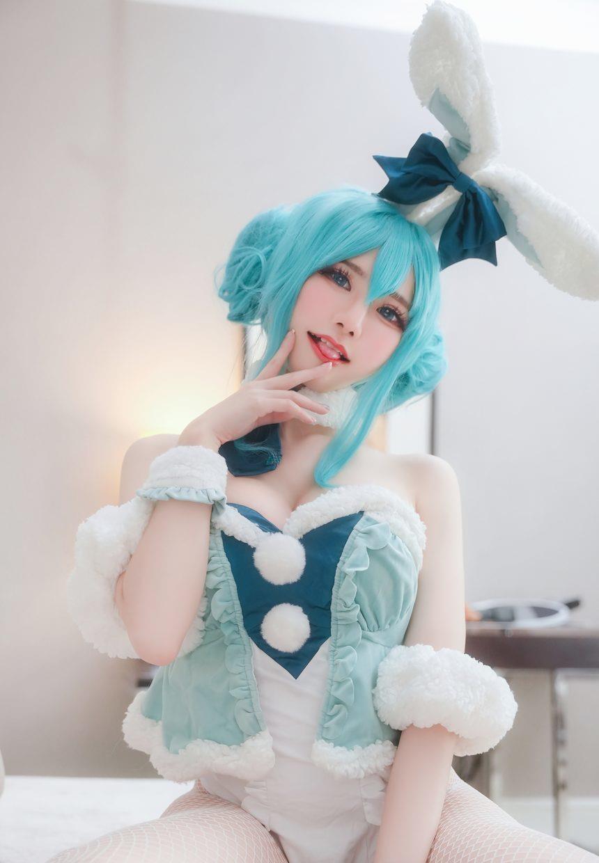 Sally Dorasnow – Miku bunnygir [20P-109MB]
