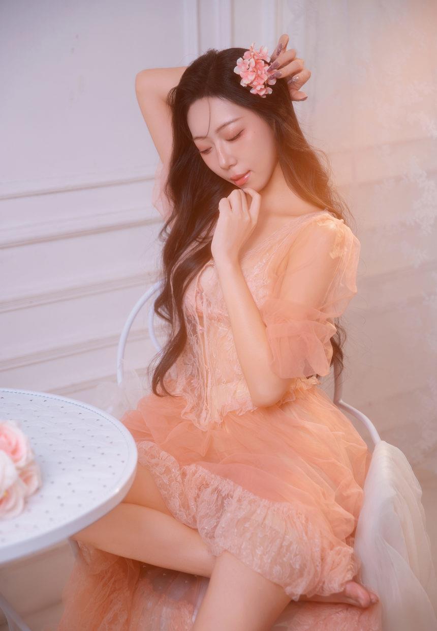 Money冷冷 –  仙女粉氛围感写真 [30P-391M]