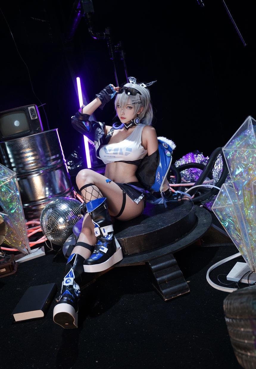 Seya-狮砸 –  崩坏：星穹铁道 银狼 [9P-112MB]