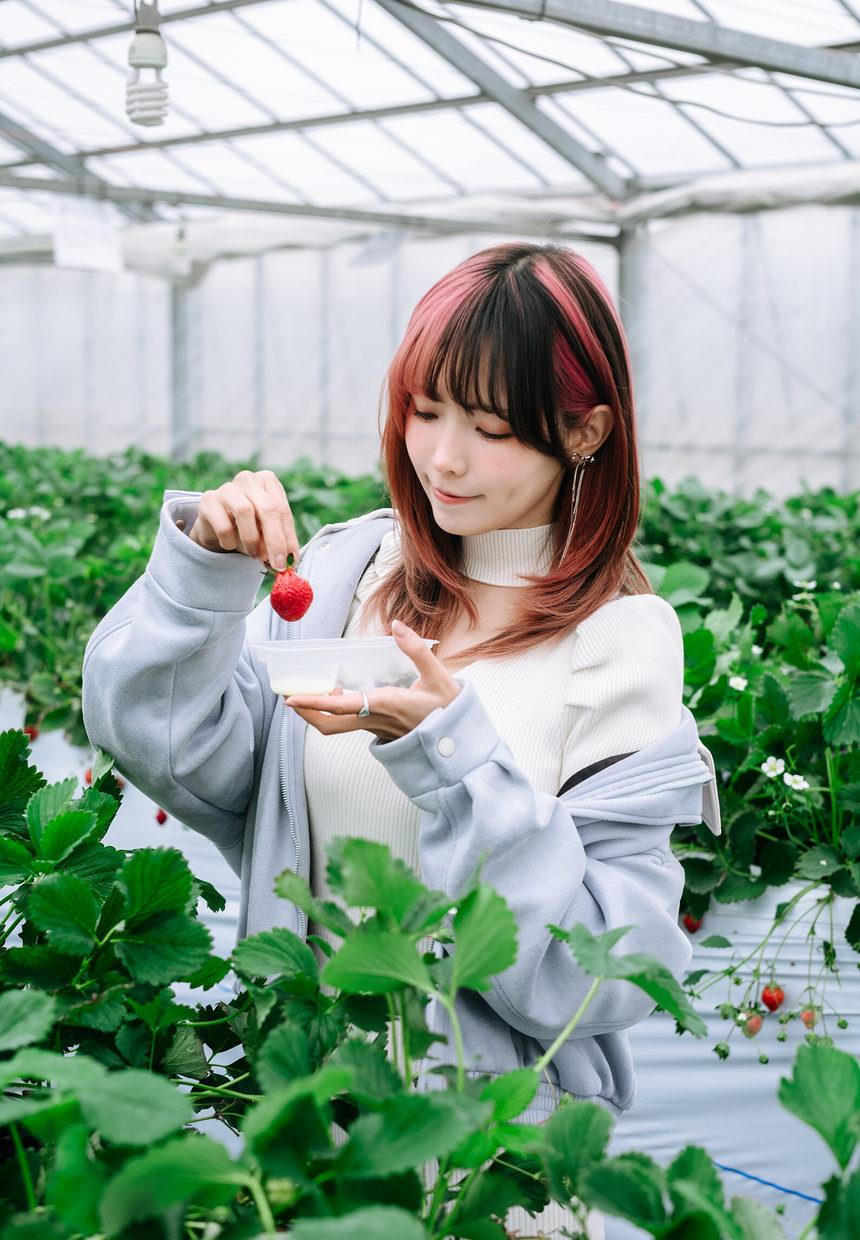 ElyEE子 – Strawberry Picking Date [34P+2V-128MB]