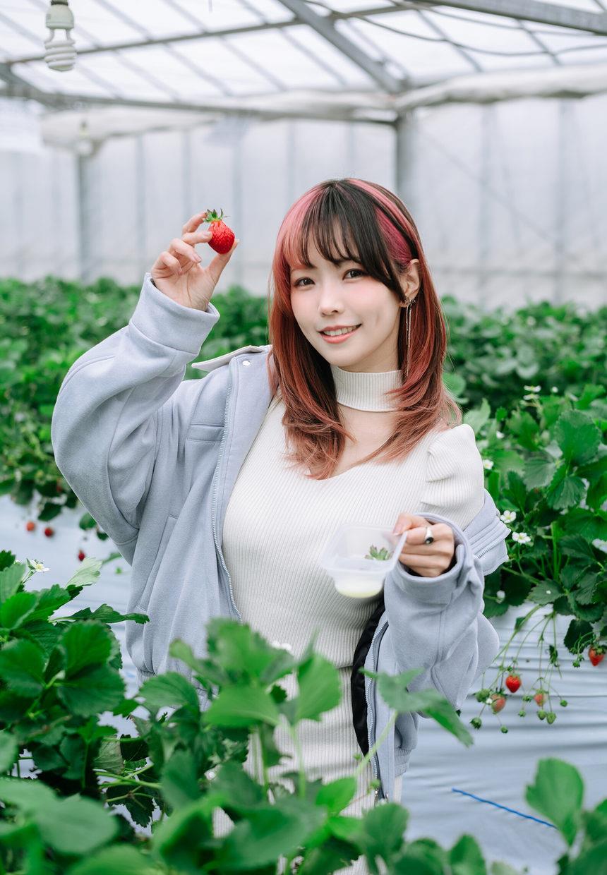 ElyEE子 – Strawberry Picking Date [34P+2V-128MB]