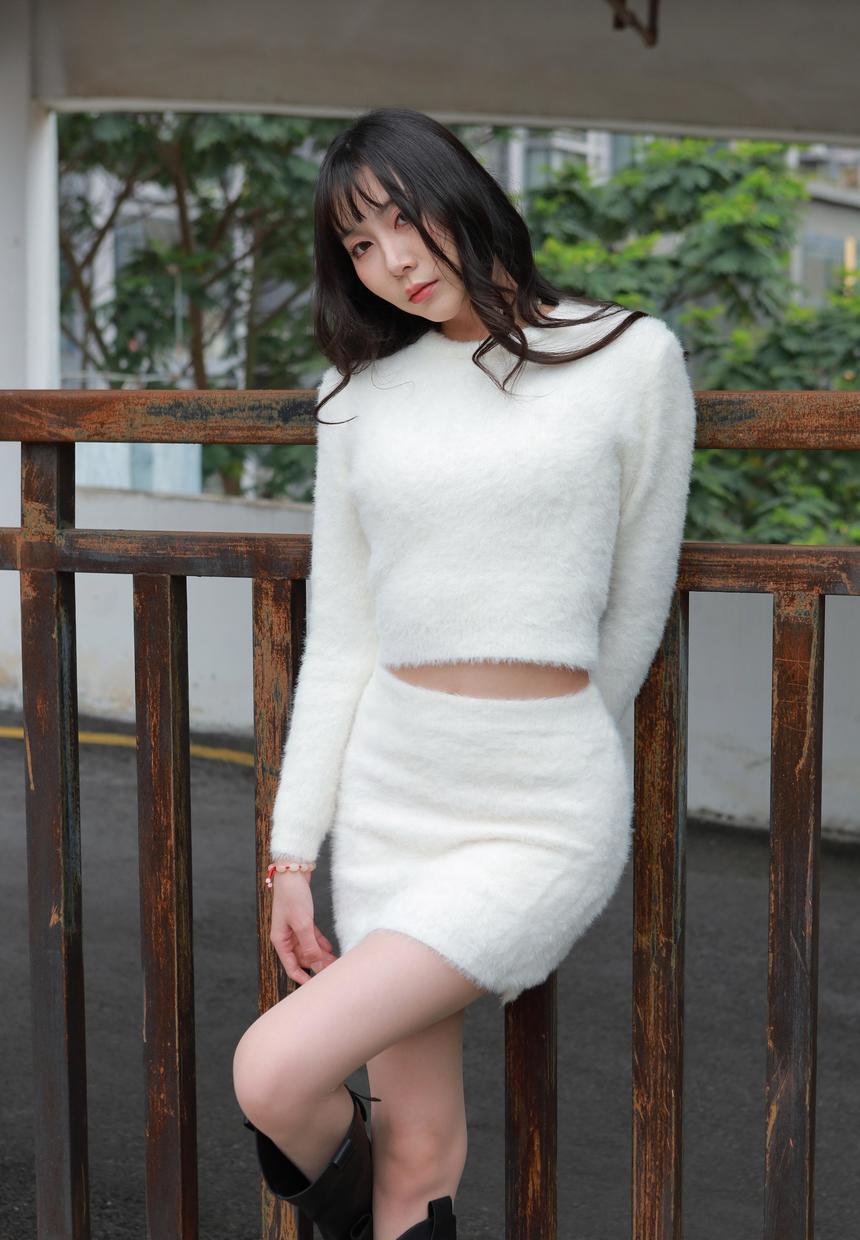 [IESS异思趣向] 2025.04.07 丝享家 2021 团团《长靴包臀裙（下）》[82P-110MB]