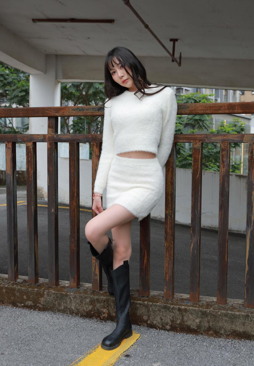 [IESS异思趣向] 2025.04.07 丝享家 2021 团团《长靴包臀裙（下）》[82P-110MB]