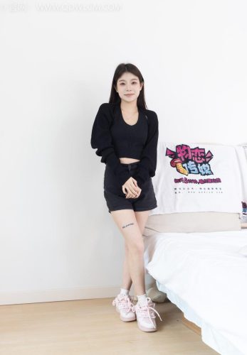 物恋传媒 NO.2286 闪闪-板鞋、两双自然穿脏白棉袜、皮筋绑脚老头乐和气垫梳挠脚剧情[165P-1V-5.23G]-优选资源网