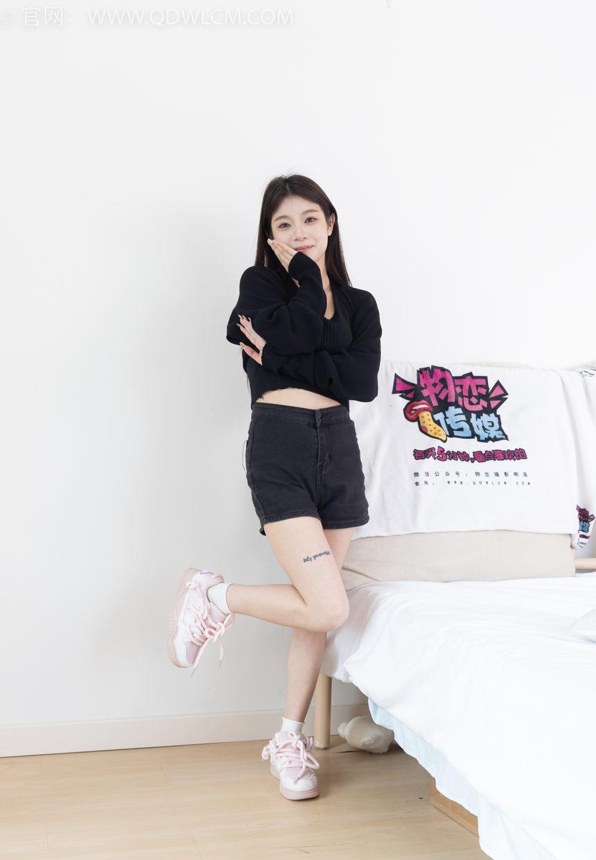 物恋传媒 NO.2286 闪闪-板鞋、两双自然穿脏白棉袜、皮筋绑脚老头乐和气垫梳挠脚剧情[165P-1V-5.23G]