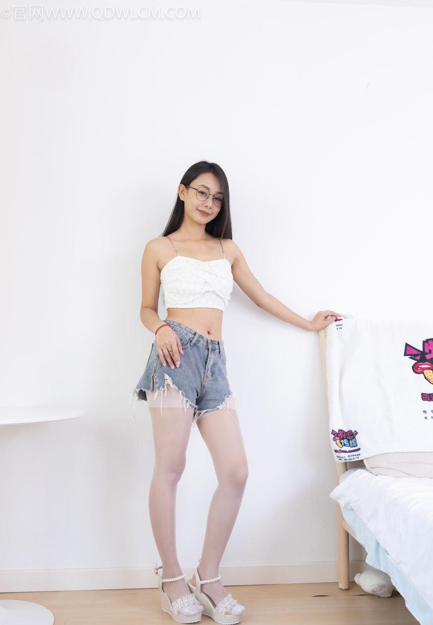 物恋传媒 NO.2310 岚岚-两双高跟凉鞋、薄白丝（脚尖加固款）、薄黑丝（脚尖微加固款）、裸足[170P-1V-4.82G]