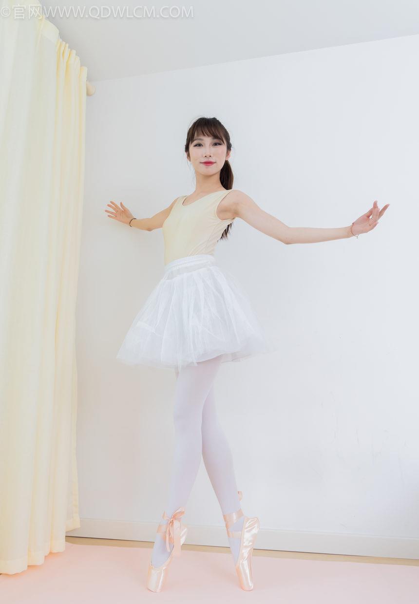 物恋传媒 NO.2307 泡泡-芭蕾鞋、厚白丝、芭蕾动作、皮筋绑脚剧情[166P-1V-5.91G]