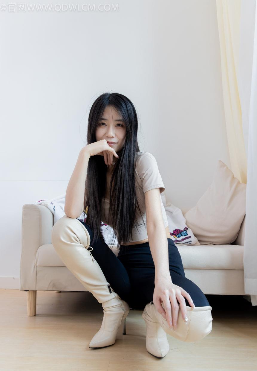 物恋传媒 NO.2305 菜菜-高跟长靴、短白棉袜、裸足[172P-1V-4.45G]