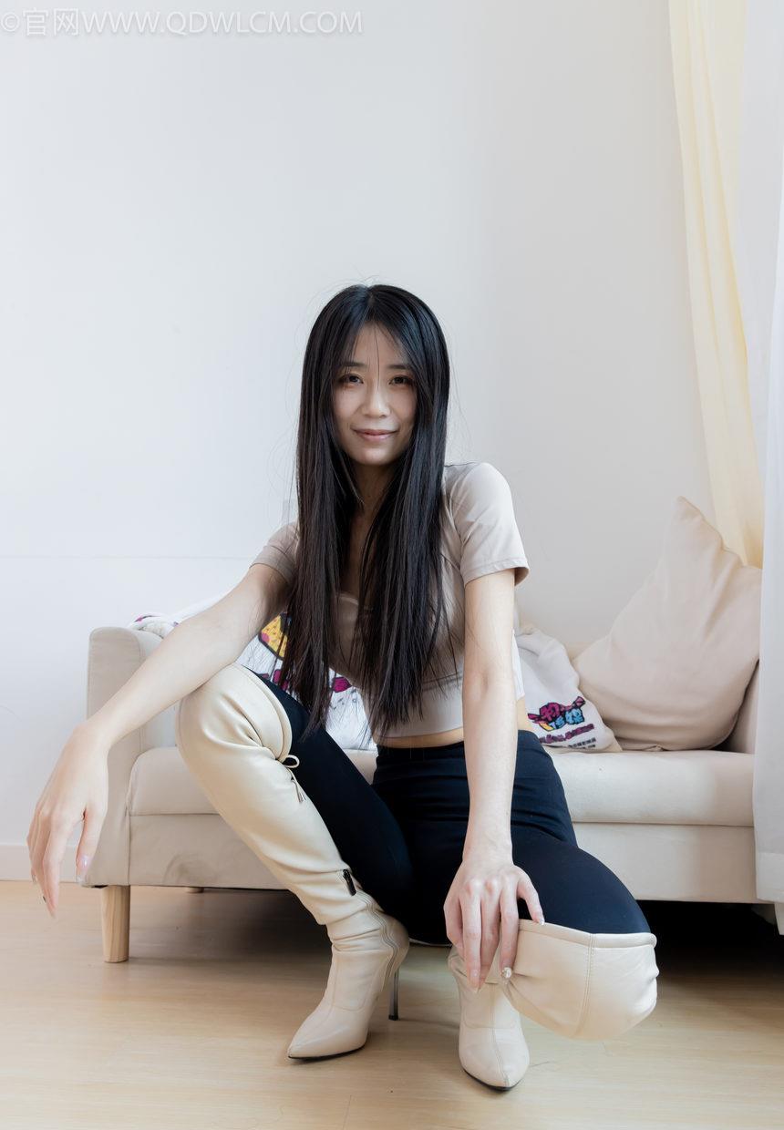 物恋传媒 NO.2305 菜菜-高跟长靴、短白棉袜、裸足[172P-1V-4.45G]