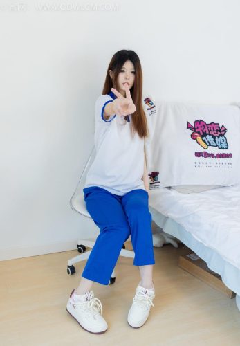 物恋传媒 NO.2301 曲奇-板鞋、白短棉袜、裸足、校服[150P-1V-3.4G]-优选资源网