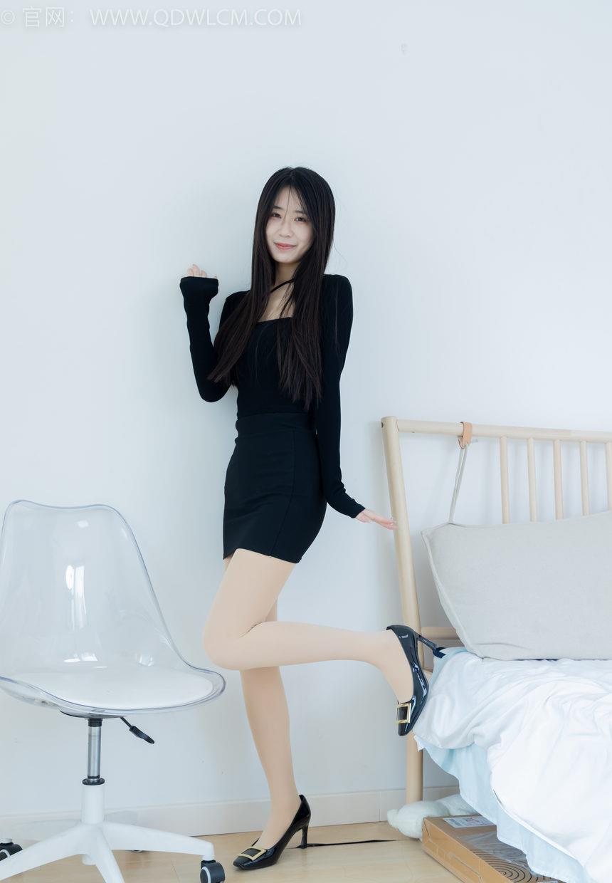 物恋传媒 NO.2298 菜菜-高跟鞋、厚肉丝、肚子痛揉肚子剧情[160P-1V-3.57G]