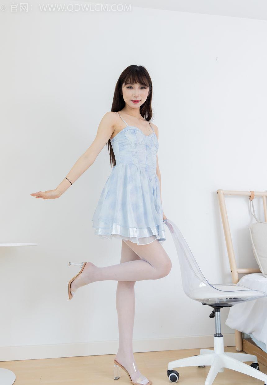 物恋传媒 NO.2295 泡泡-高跟鞋、薄白丝（脚尖加固款）、裸足[150P-1V-3.5G]