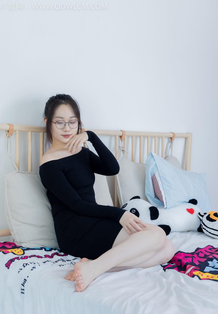 物恋传媒 NO.2294 小新-平底鞋、厚黑丝、裸足（盲盒3）[150P-1V-3.69G]