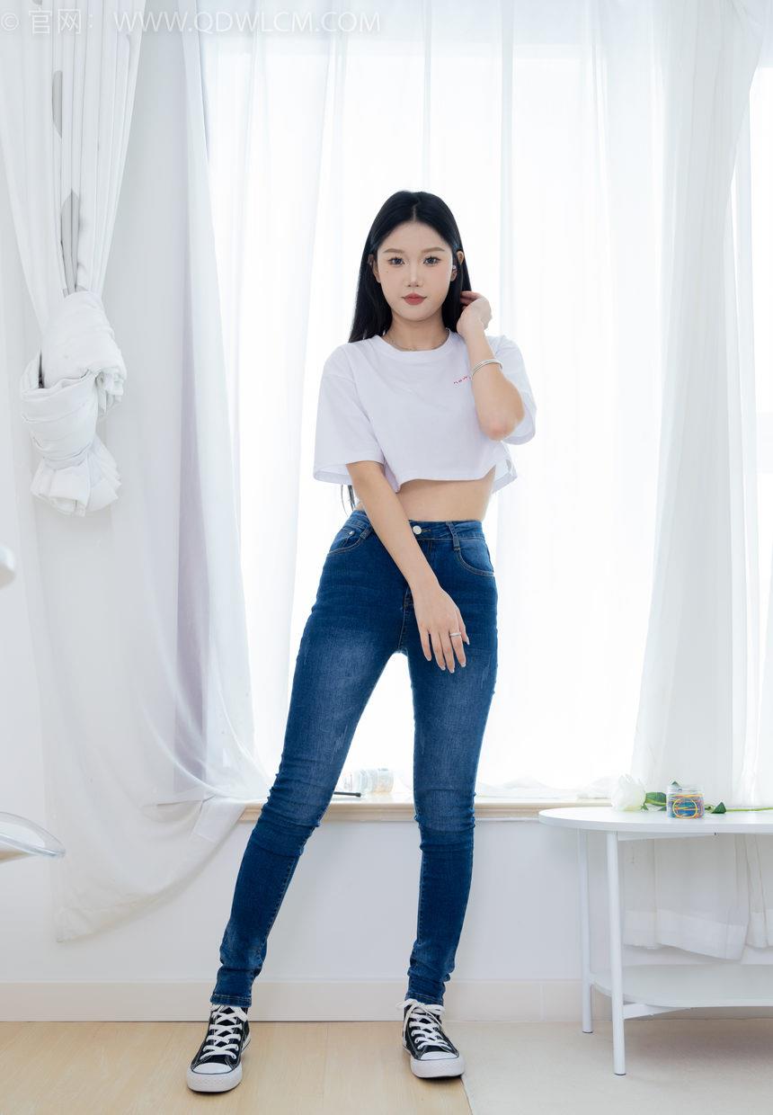 物恋传媒 NO.2293 小竹-匡威帆布鞋、粉色船袜、肚子疼揉肚子剧情（盲盒2）[160P-1V-5.58G]