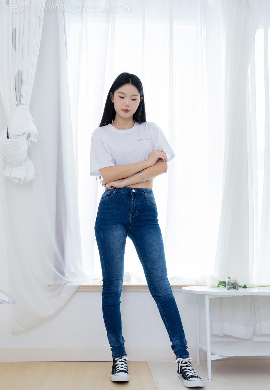 物恋传媒 NO.2293 小竹-匡威帆布鞋、粉色船袜、肚子疼揉肚子剧情（盲盒2）[160P-1V-5.58G]