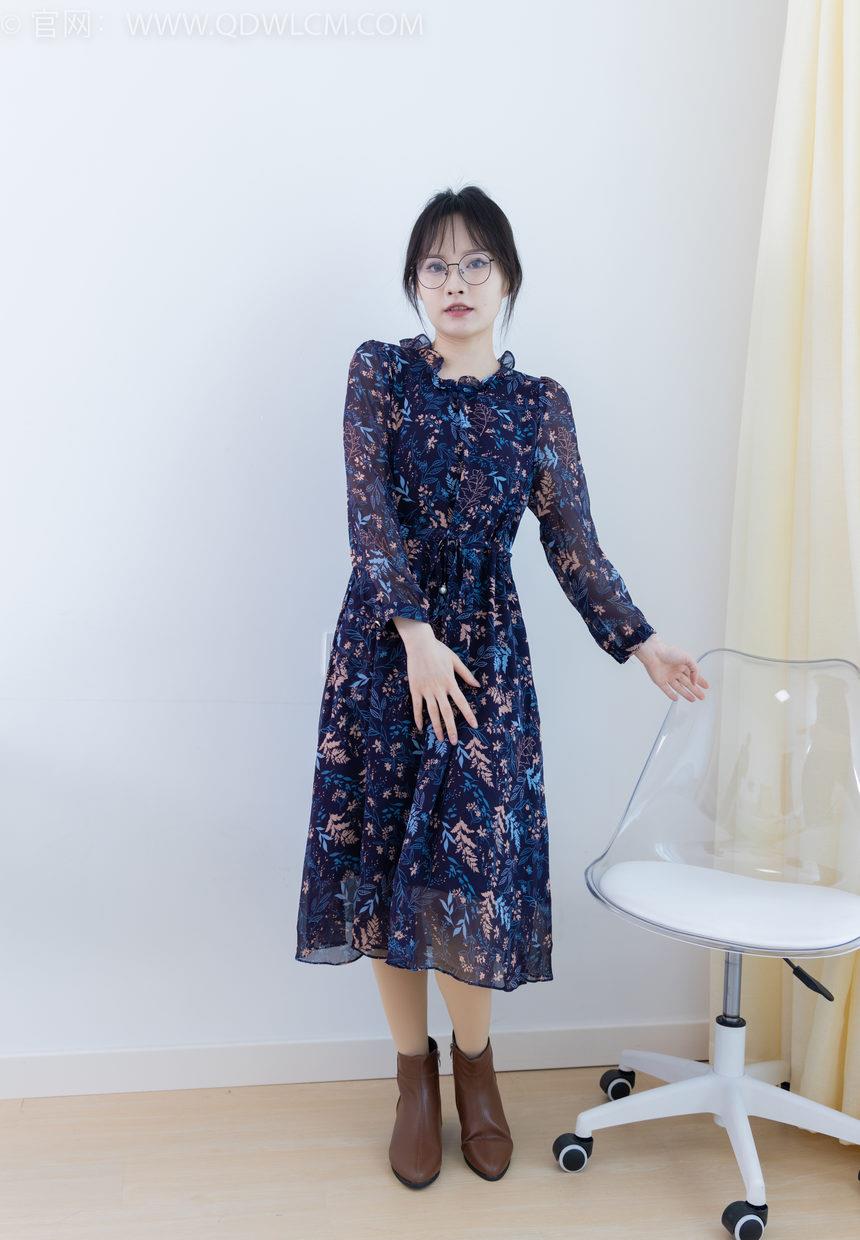 物恋传媒 NO.2292 小酒-短靴、厚肉丝、踩小蛋糕剧情（盲盒1）[150P-1V-4.25G]