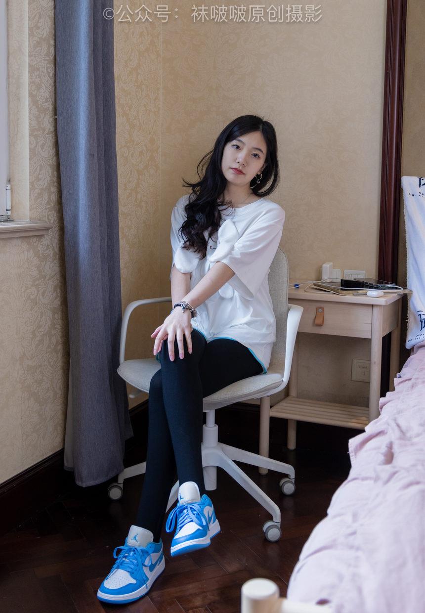 [BoBoSocks袜啵啵]NO.516 小甜豆-板鞋、厚黑色踩脚裤袜、白棉袜[145P+1V／7.18GB]