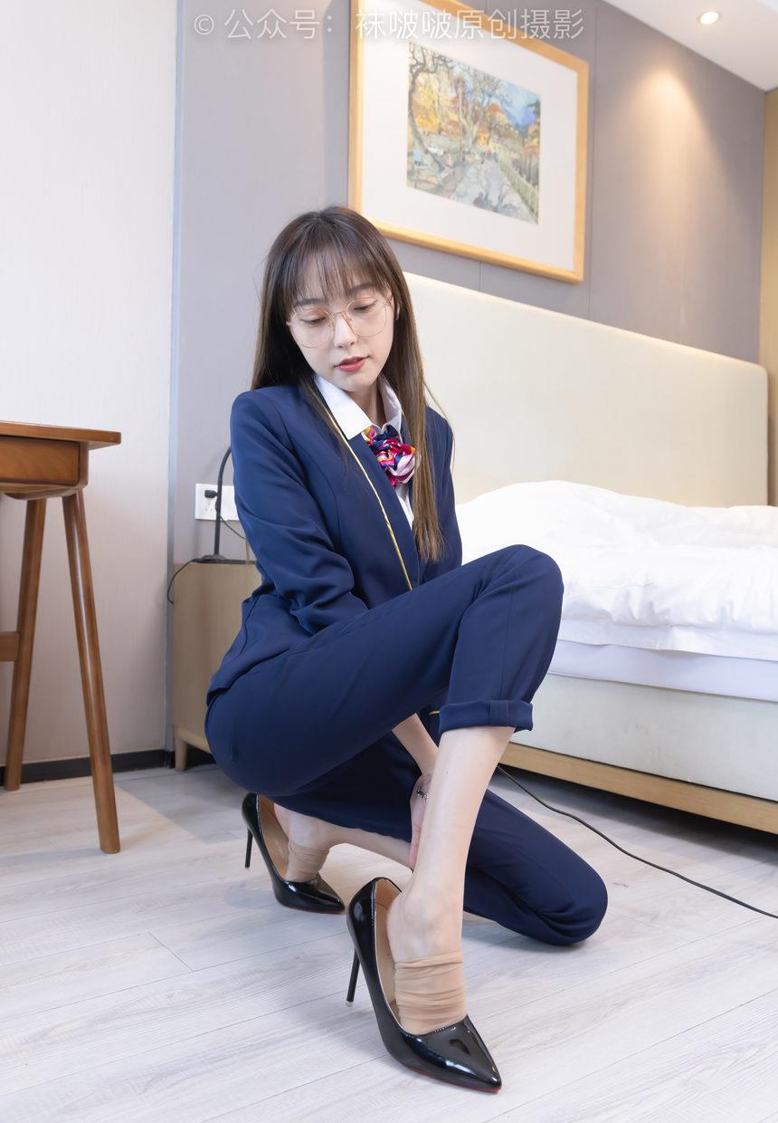 [BoBoSocks袜啵啵]NO.509 稚予-高跟鞋、短肉丝、黑色美甲、银行制服、半脱袜子[150P+1V／5.51GB]