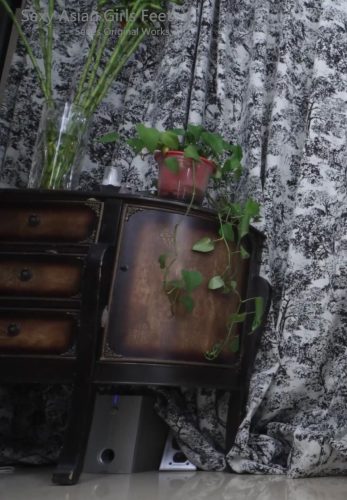 A&F NO.233 Hehe-女仆装展示她的37码小脚 第1部[1V／2.37GB]-优选资源网