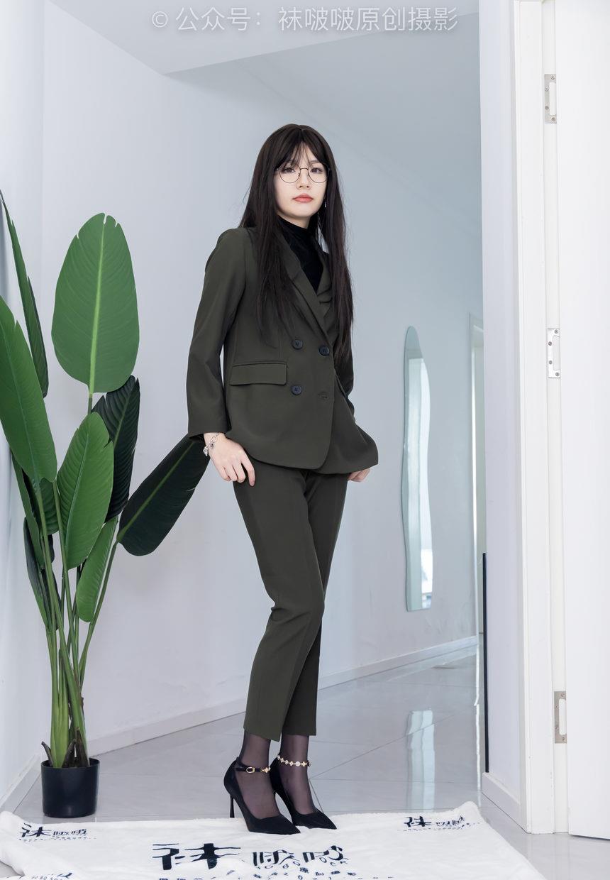 [BoBoSocks袜啵啵]NO.519 小甜豆 高跟鞋、薄黑丝、裸足、ol制服、裤里丝[143P+1V／6.70GB]