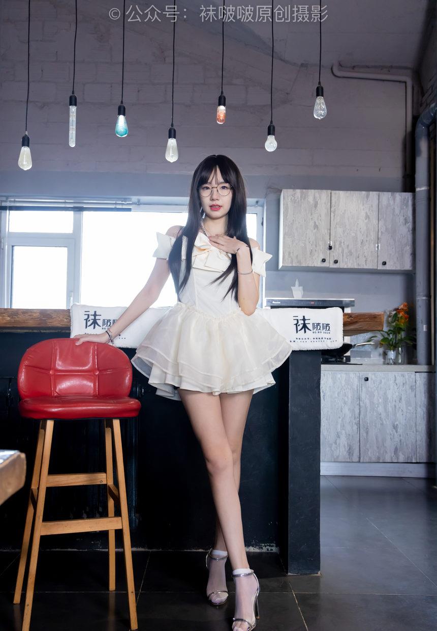 [BoBoSocks袜啵啵]NO.525 小甜豆-高跟鞋、短白丝、裸足、裸足刀叉摆盘剧情[210P+1V／6.73GB]