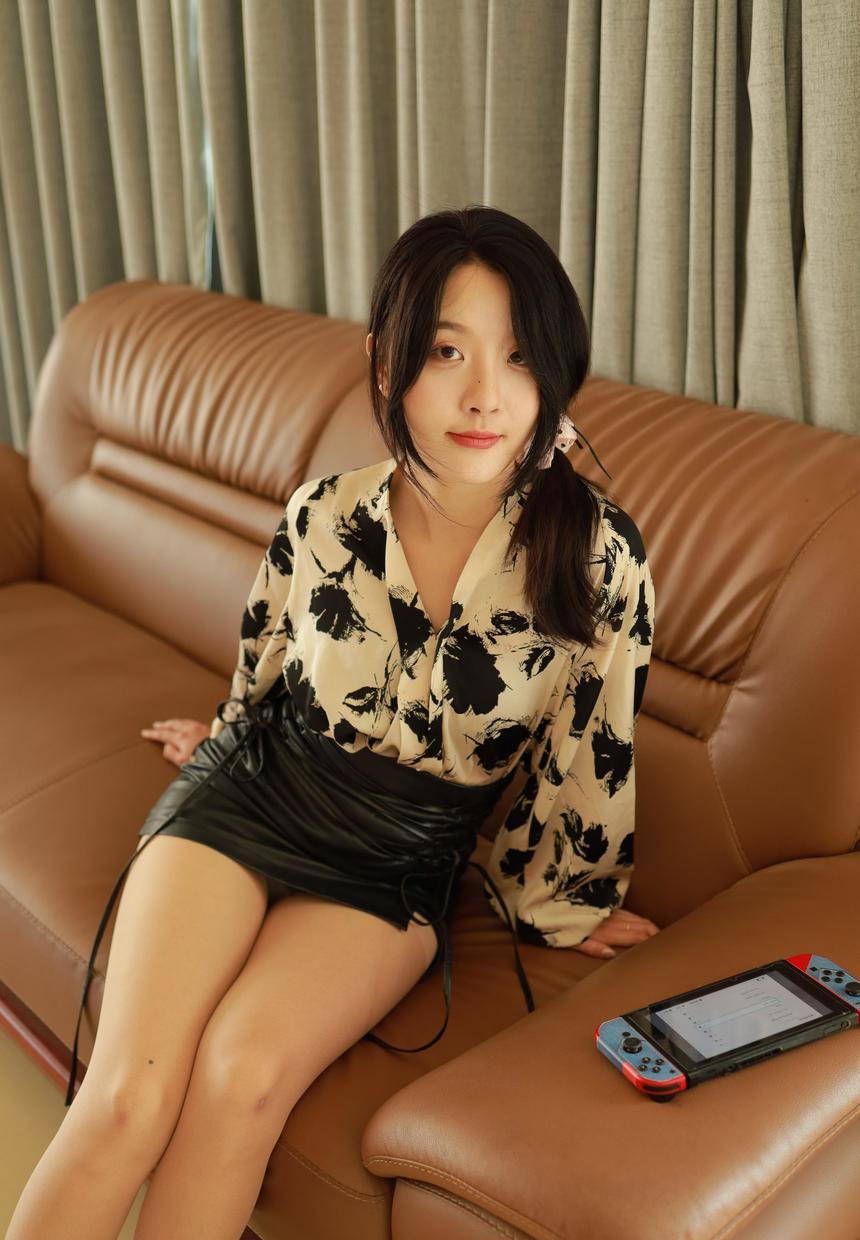 [IESS异思趣向] 2025.03.30 丝享家 2014 婉萍《双脚成行（上）》[90P-85MB]