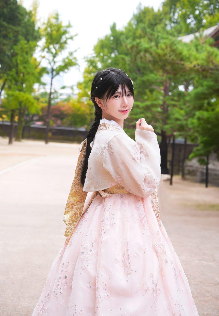 Sally Dorasnow – 2025 New Year Hanbok [20P-302MB]