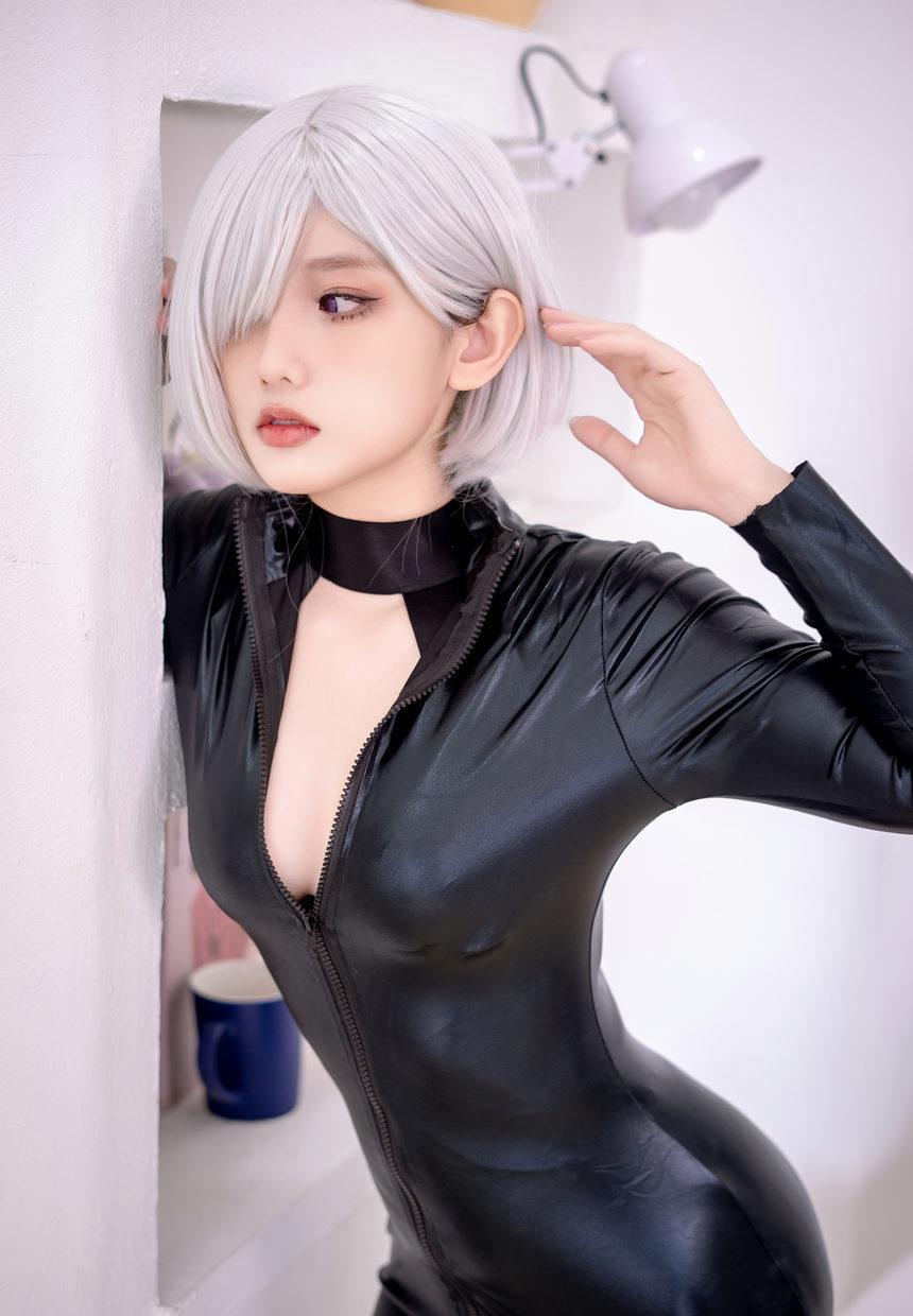 Messie Huang –  Agent Nightfall [62P-581MB]