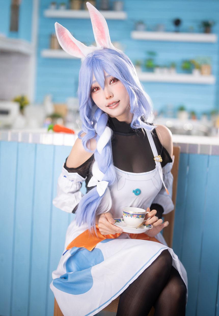 ElyEE子 – Usada Pekora Mama [18P+3V-44MB]