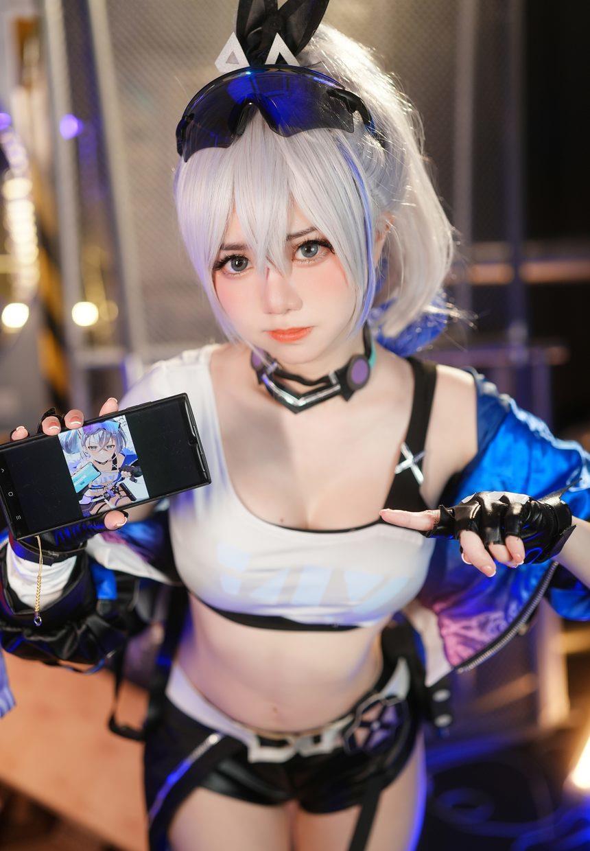 Sally Dorasnow – Silver Wolf [24P3V-349MB]