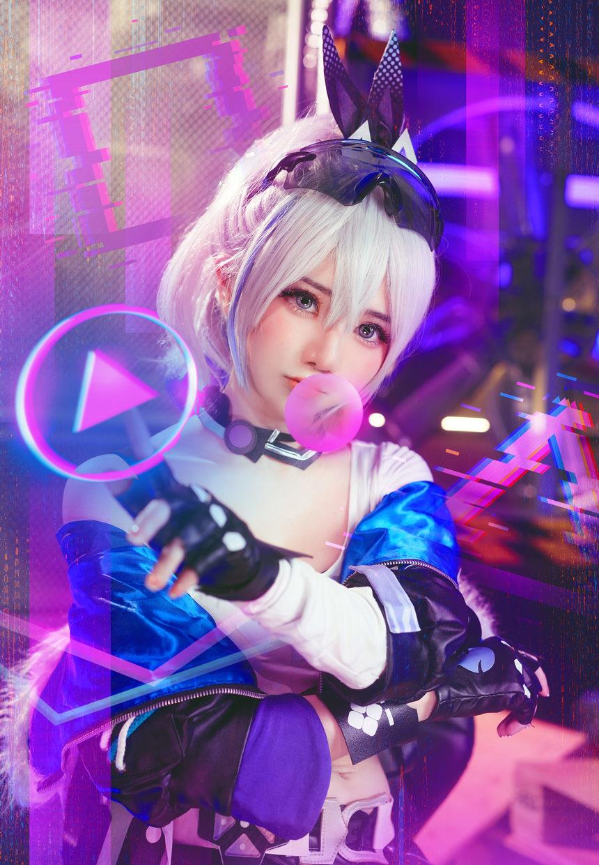 Sally Dorasnow – Silver Wolf [24P3V-349MB]