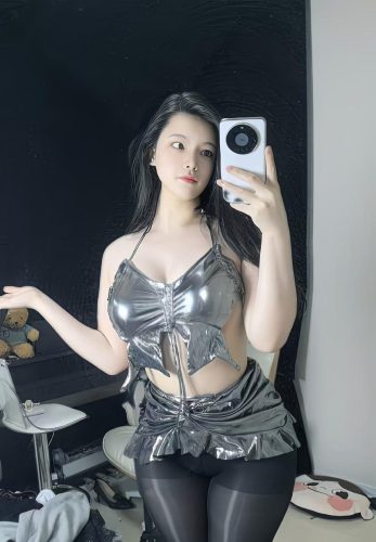 宋易欣 银色比基尼油亮黑丝 [25P-36MB]-优选资源网