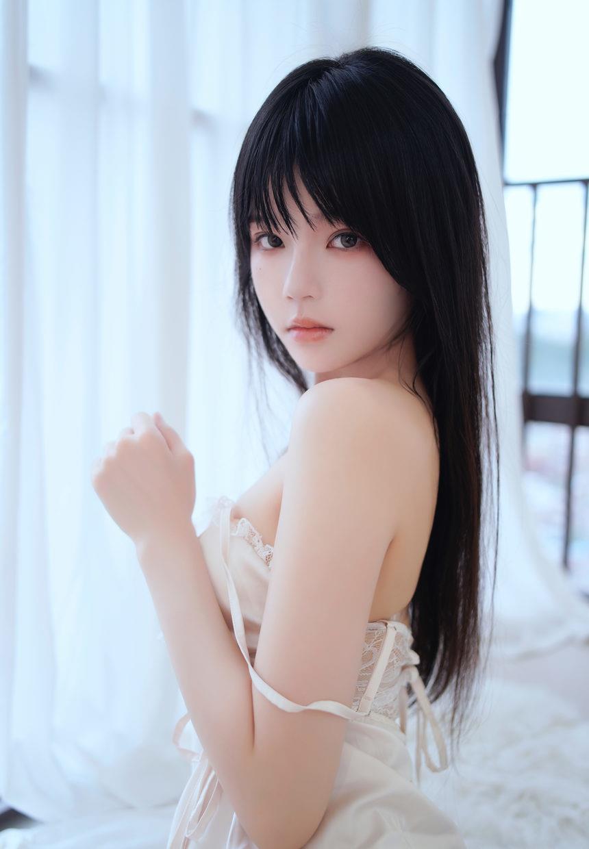 桜桃喵 –  奶油盛宴[16P+3V-1.95G]