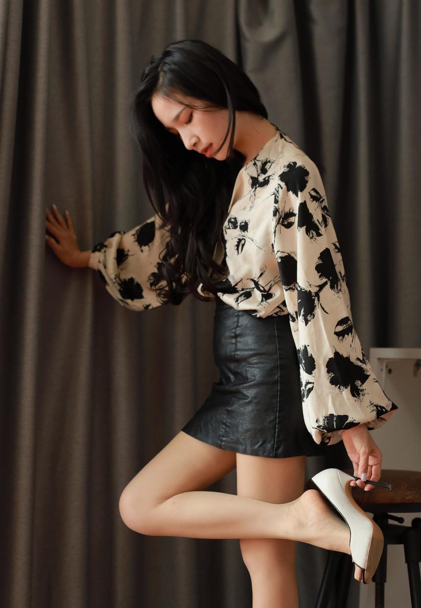 [IESS异思趣向] 2025.04.15 丝享家 2028 美子《鱼嘴高跟（上）》[90P-72MB]