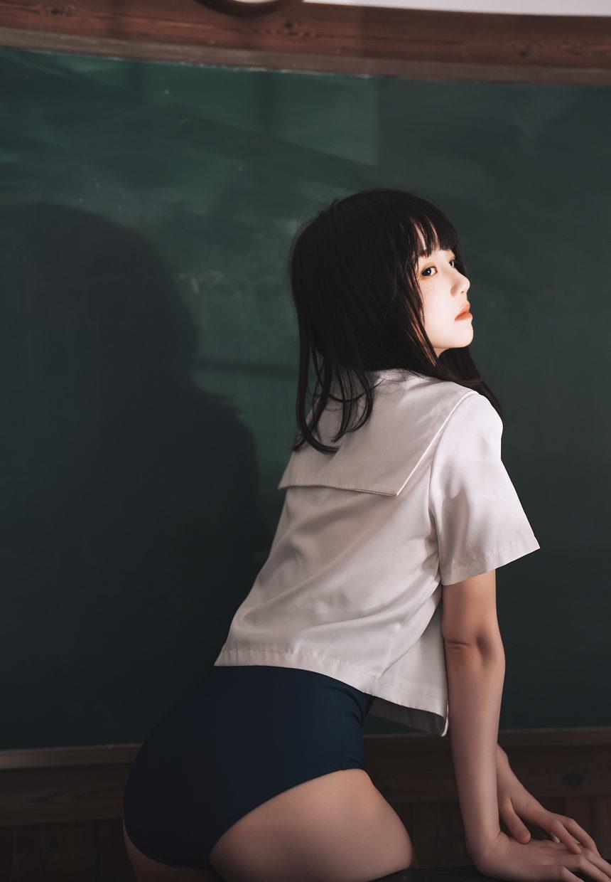 桜桃喵-教室死库水 [48P-434.2M]