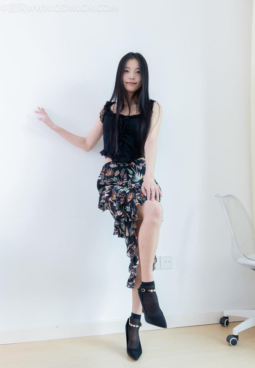 物恋传媒 No.2332 茯苓-短靴、短黑丝、裸足 [184P1V-5.06GB]