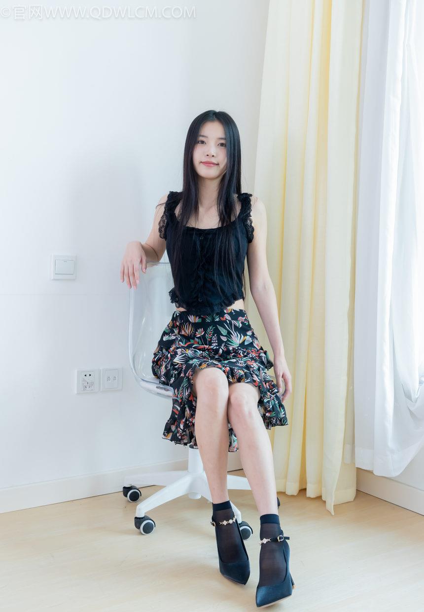 物恋传媒 No.2332 茯苓-短靴、短黑丝、裸足 [184P1V-5.06GB]