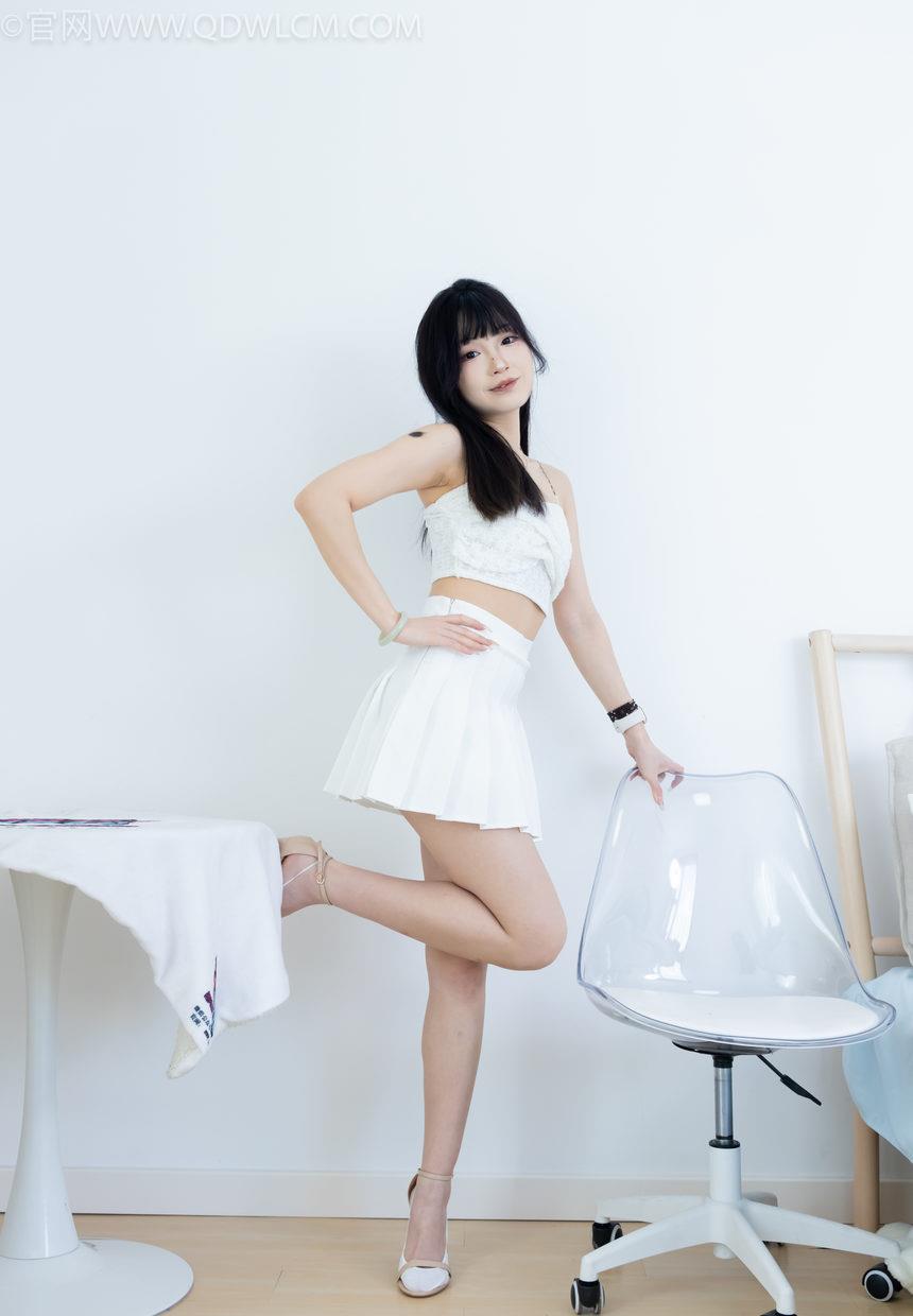 物恋传媒 NO.2325 嘟嘟-透明高跟鞋、高跟凉鞋、白船袜、裸足[156P-1V-3.92G]