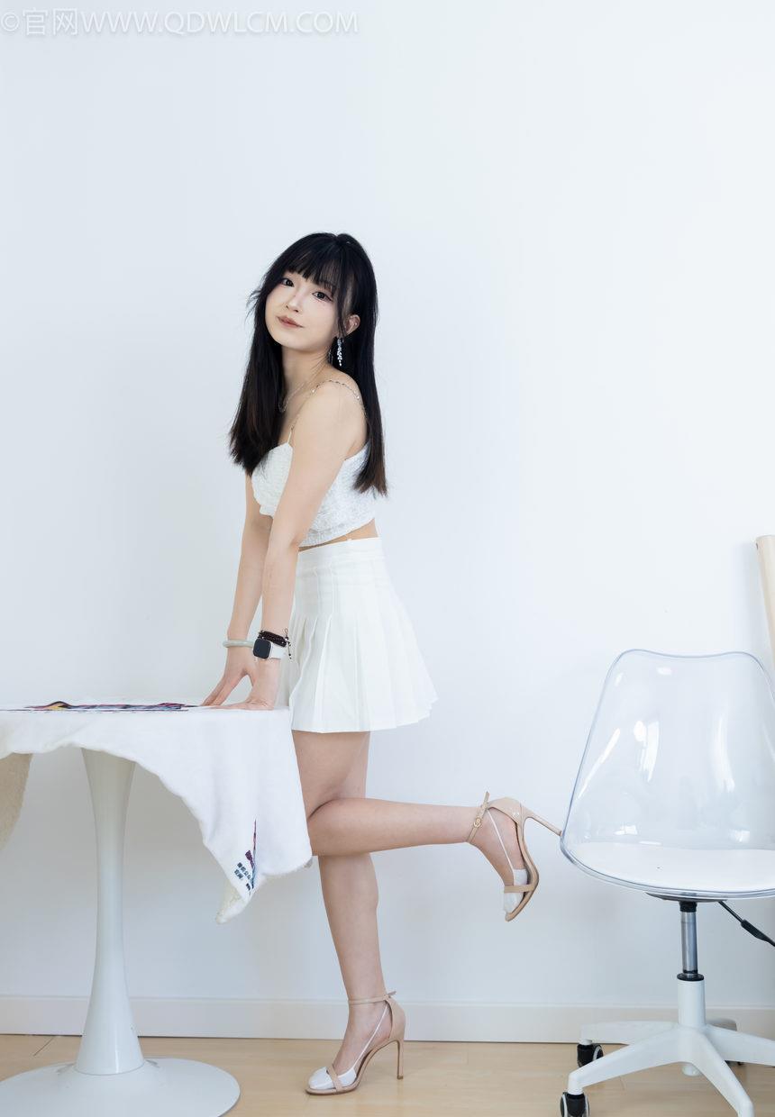 物恋传媒 NO.2325 嘟嘟-透明高跟鞋、高跟凉鞋、白船袜、裸足[156P-1V-3.92G]