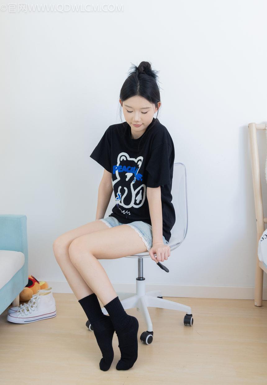 物恋传媒 No.2324 小竹-匡威帆布鞋、白棉袜、黑棉袜 [166P1V-4.78GB]