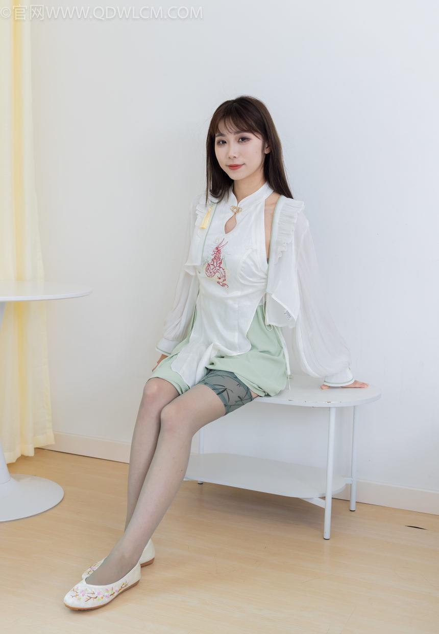 物恋传媒 No.2323 泡泡-汉服、平底鞋、过膝丝袜 [153P1V-4.10GB]