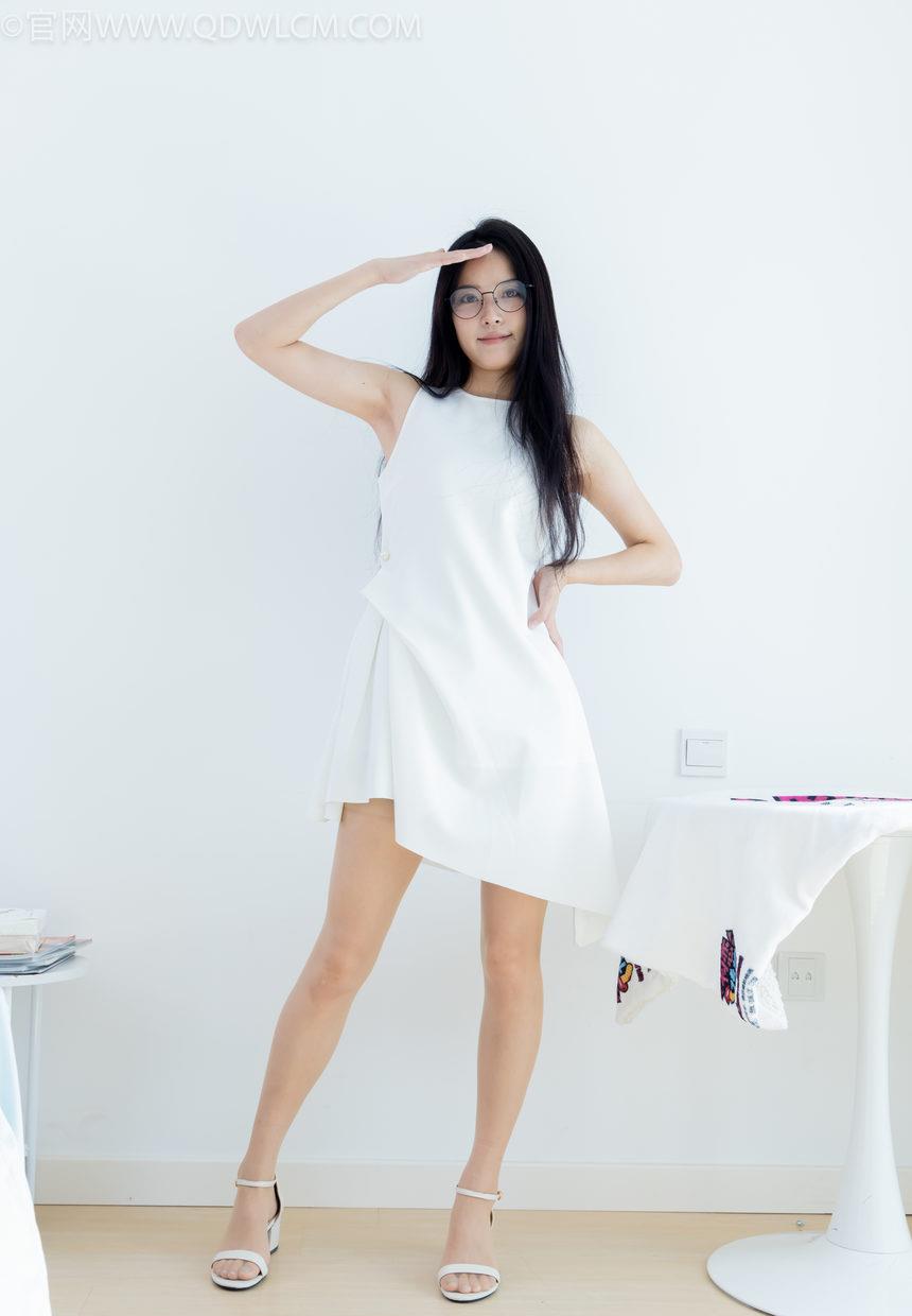 物恋传媒 NO.2320 茯苓-凉鞋、薄肉丝（脚尖微加固款）、裸足、皮筋绑脚以及挠脚心剧情[159P-1V-3.97G]