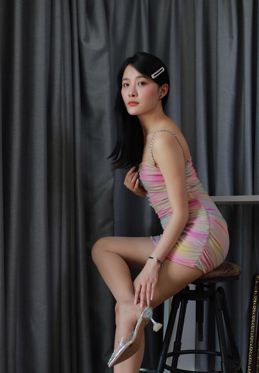 [IESS异思趣向] 2025.04.22 丝享家 2034 婉萍《彩虹包臀裙》[83P-77MB]