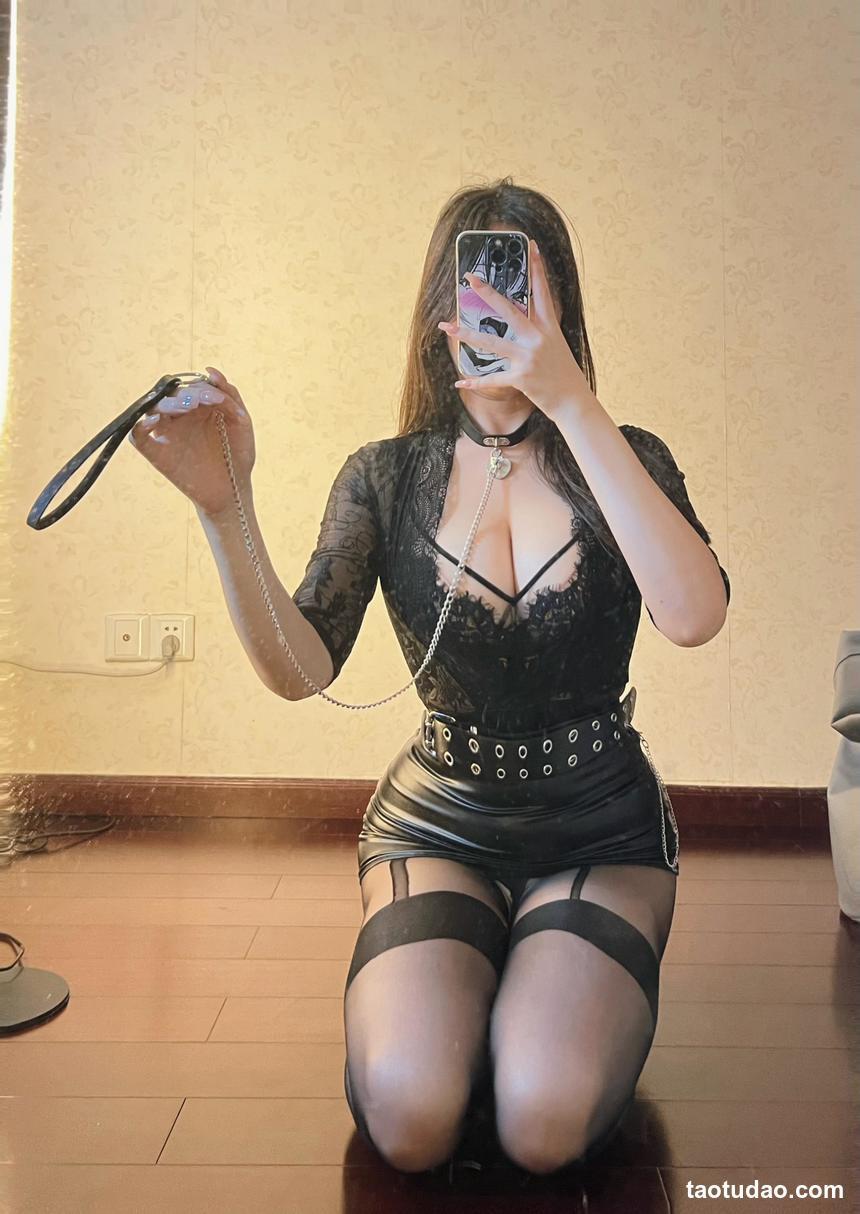 微密圈 可可西yyy-黑丝黑皮短裤黑蕾丝[39P+6V-83MB]